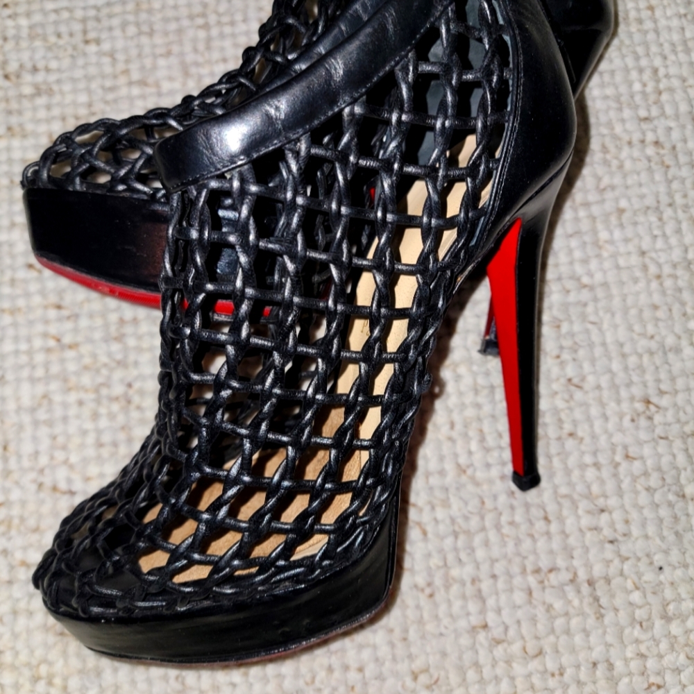 Christian Louboutin Coussin 140 size 39.5